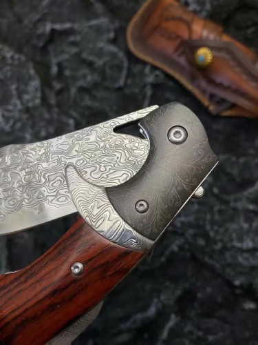 KnifeBoss damaškový zavírací nůž Hunter Rosewood VG-10